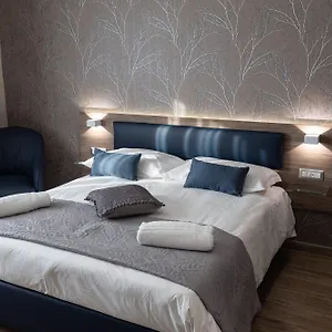 Bed & Breakfast Famalu, Naples